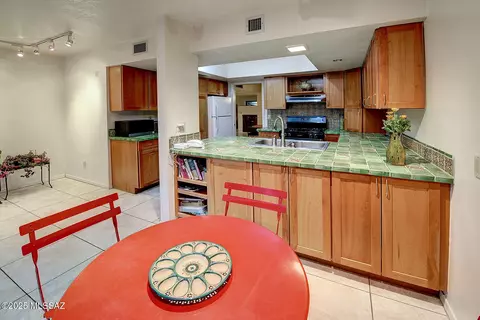 Kitchen - 2523 E Forgeus Pl, Tucson, AZ 85716 photo 3 of 4