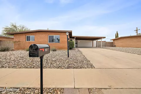 9024 E Chickamauga St, Tucson, AZ 85710