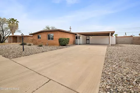 9024 E Chickamauga St, Tucson, AZ 85710 photo 2