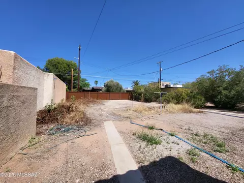 Exterior - 2019 E 2nd St, Tucson, AZ 85719 photo 7 of 10