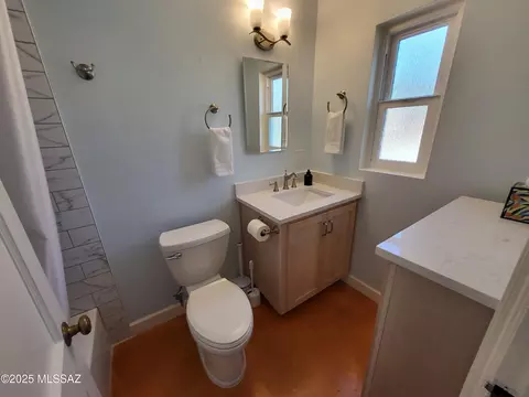Bath - 2019 E 2nd St, Tucson, AZ 85719 photo 5 of 7