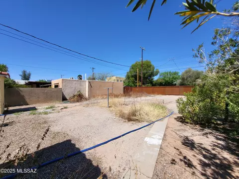 Exterior - 2019 E 2nd St, Tucson, AZ 85719 photo 8 of 10