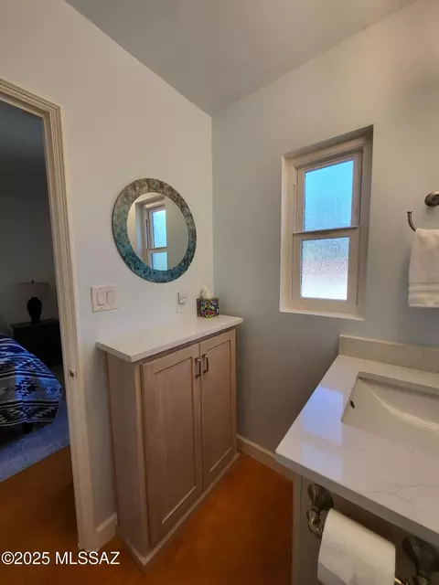 Bath - 2019 E 2nd St, Tucson, AZ 85719 photo 4 of 7