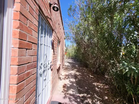 Exterior - 2019 E 2nd St, Tucson, AZ 85719 photo 5 of 10