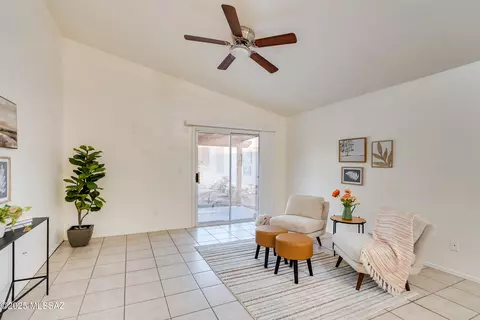 10207 E Desert Crossings Way, Tucson, AZ 85747