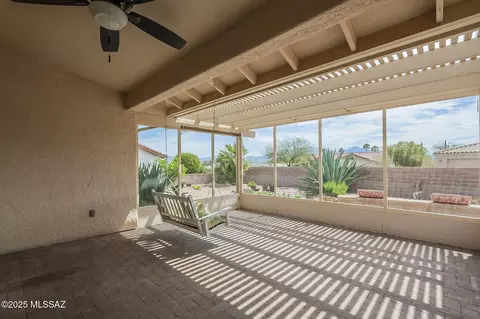 961 W Camino Tierra Libre, Green Valley, AZ 85614