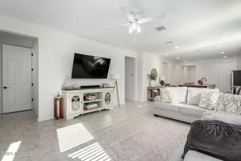 11798 E Becker Dr, Vail, AZ 85641 photo 14