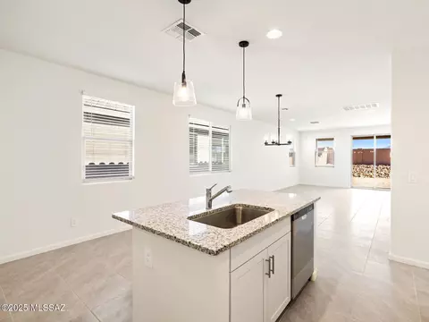 856 W Calle Las Varitas, Sahuarita, AZ 85629