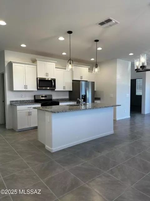 9869 N Summerstone, Marana, AZ 85743