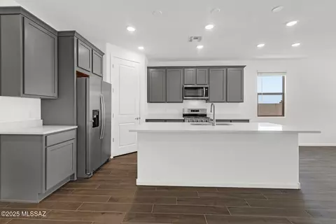 12748 E Tortoise Pointe Dr, Vail, AZ 85641 photo 2