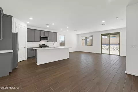 12748 E Tortoise Pointe Dr, Vail, AZ 85641