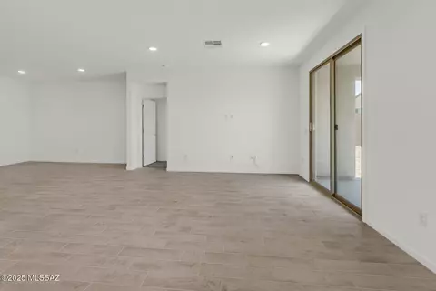 12732 E Tortoise Pointe Dr, Vail, AZ 85641 photo 2