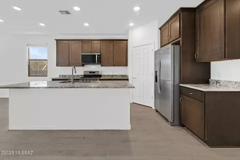 12732 E Tortoise Pointe Dr, Vail, AZ 85641 photo 3