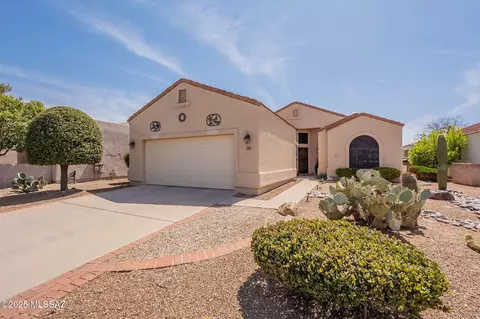 573 W Mickelson Ln, Green Valley, AZ 85614
