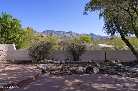 5040 N Camino De La Cumbre, Tucson, AZ 85750