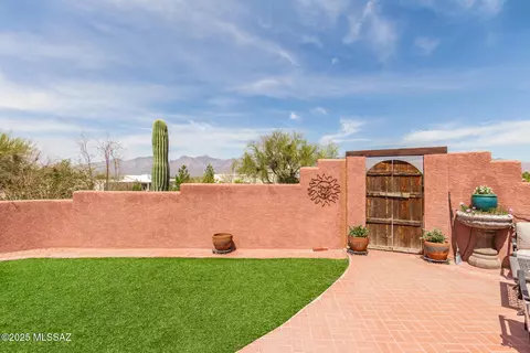 350 N Schrader Ln, Tucson, AZ 85748