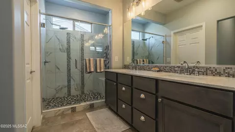 Bath - 62361 E Border Rock Rd, Saddlebrooke, AZ 85739 photo 3 of 3