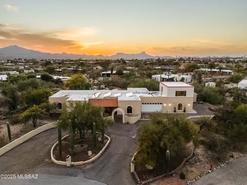 7085 N Circolo Pl, Tucson, AZ 85741