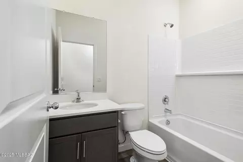 Bath - 7370 W Coastal Plain Way, Tucson, AZ 85757 photo 2 of 2