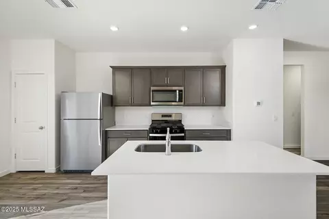 Kitchen - 7370 W Coastal Plain Way, Tucson, AZ 85757 photo 1 of 3