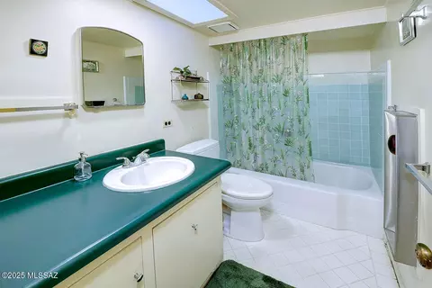Bath - 2230 E 9th St, Tucson, AZ 85719 photo 1 of 2