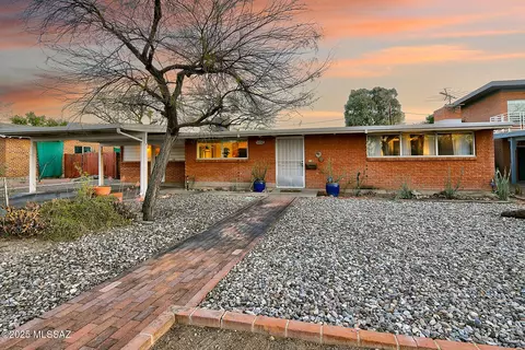 2230 E 9th St, Tucson, AZ 85719