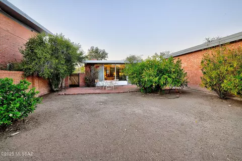 Exterior - 2230 E 9th St, Tucson, AZ 85719 photo 3 of 4