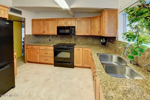 Kitchen - 2230 E 9th St, Tucson, AZ 85719 photo 1 of 4