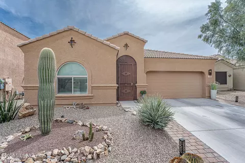 116 E Calle Trona, Green Valley, AZ 85614