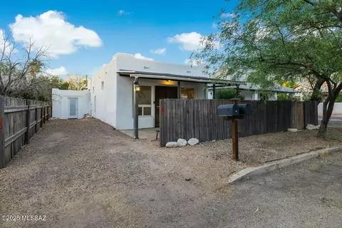 1009 Elm St, Tucson, AZ 85719
