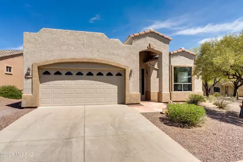 576 W Aspenwood St, Green Valley, AZ 85614