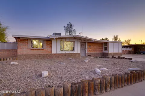 2161 W Calle Narciso, Tucson, AZ 85705