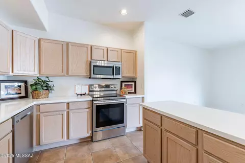 4173 N Fortune Loop, Tucson, AZ 85719 photo 3
