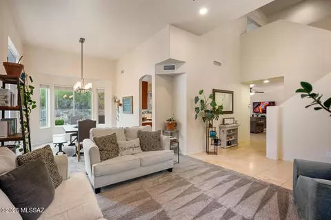 4201 N Sunset Cliff Dr, Tucson, AZ 85750