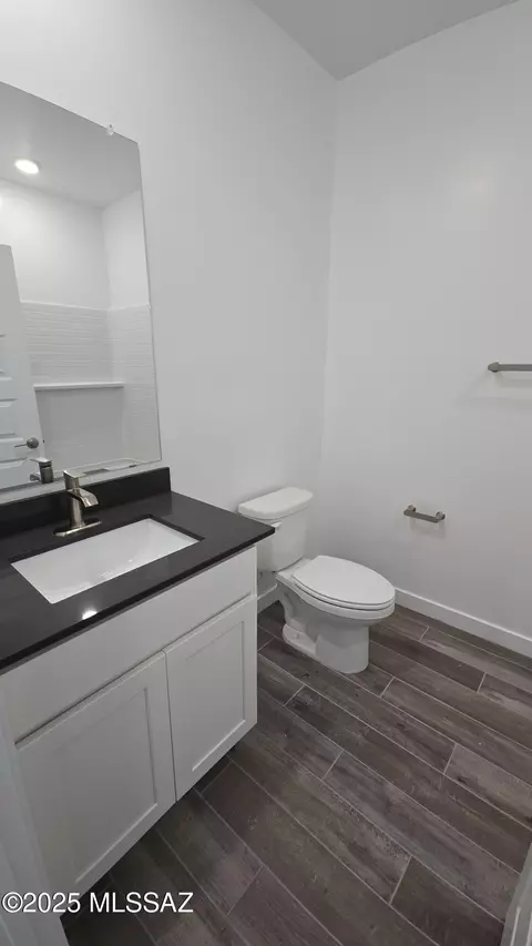 Bath - 14023 E Canidae Dr E, Vail, AZ 85641 photo 1 of 2