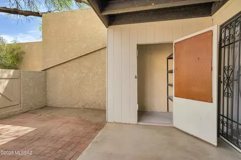 Exterior - 6925 E Rivercrest Rd, Tucson, AZ 85750 photo 5 of 7