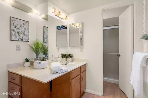 Bath - 6925 E Rivercrest Rd, Tucson, AZ 85750 photo 2 of 4