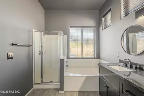 Bath - 593 E Painted Pueblo Dr, Vail, AZ 85641 photo 1 of 3