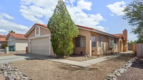 9460 N Albatross Dr, Tucson, AZ 85742