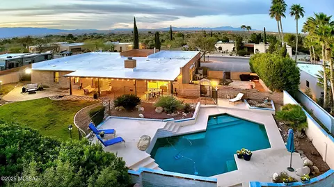 3755 N Knollwood Cir, Tucson, AZ 85750