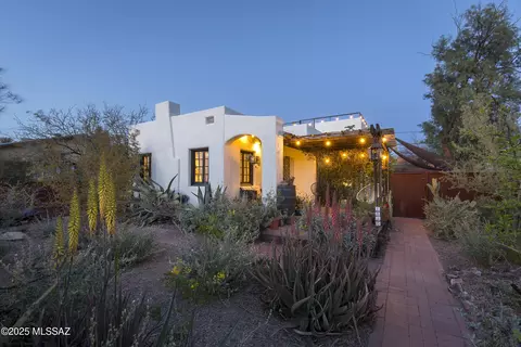 1030 N Perry Ave, Tucson, AZ 85705