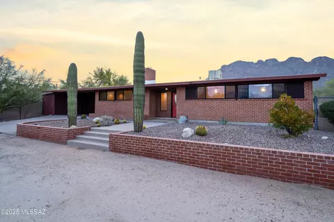 130 W Meadowbrook Dr, Oro Valley, AZ 85737