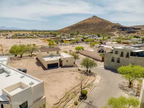 905 W Calle De Los Higos, Tucson, AZ 85745