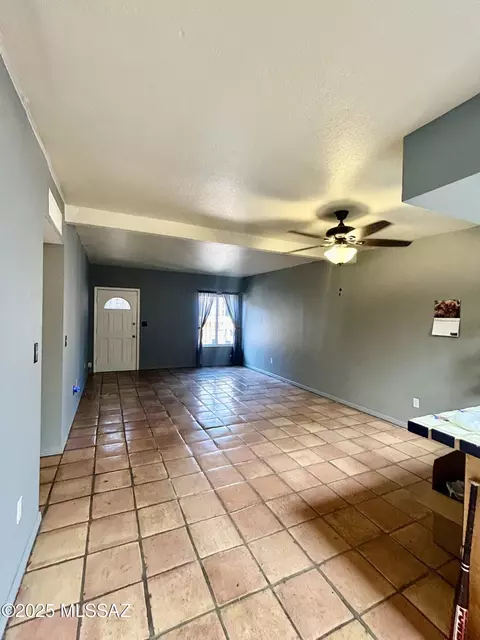 Living - 277 E Root Way, Tucson, AZ 85705 photo 3 of 3