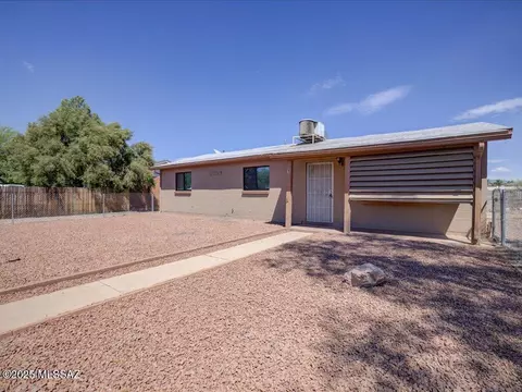 2702 N Dodge Blvd, Tucson, AZ 85716