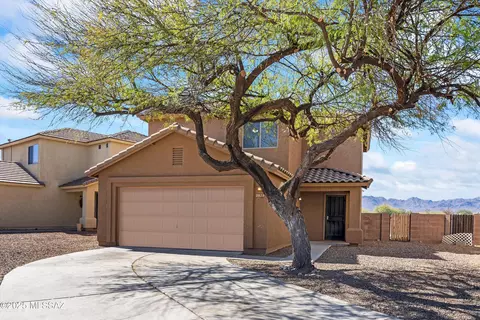 2815 N Silver Island Way, Tucson, AZ 85745