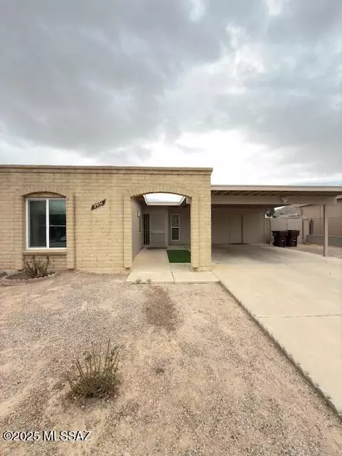2951 W Dakota St, Tucson, AZ 85746