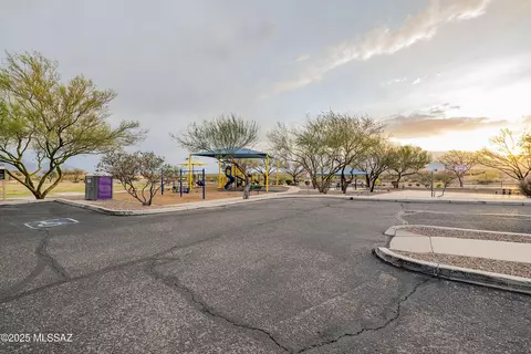 Exterior - 61080 Halter Pl, Saddlebrooke, AZ 85739 photo 9 of 10