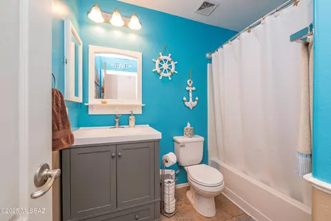 Bath - 61080 Halter Pl, Saddlebrooke, AZ 85739 photo 2 of 2