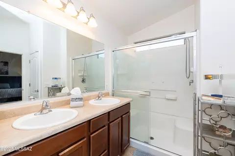 Bath - 61080 Halter Pl, Saddlebrooke, AZ 85739 photo 1 of 2